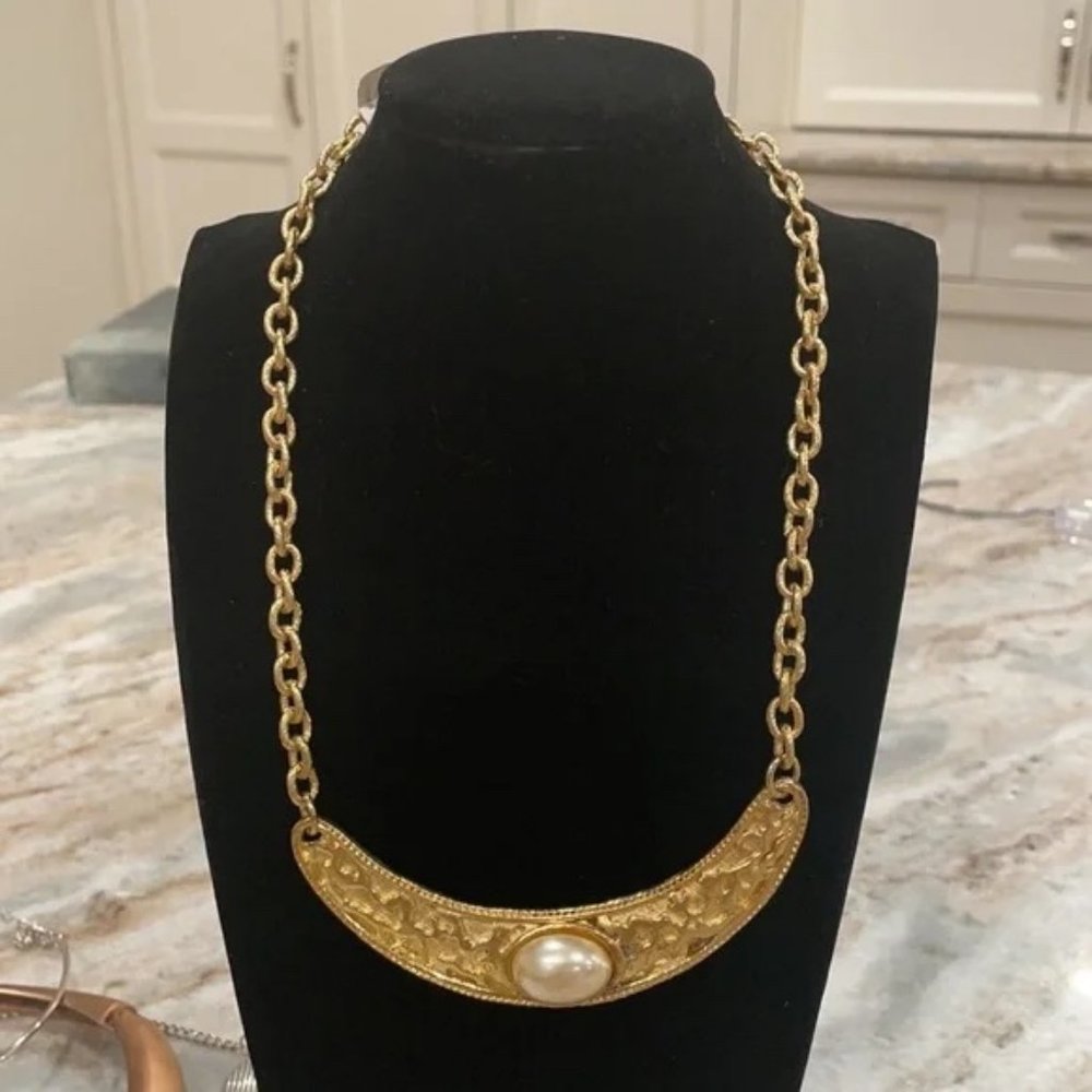 Stunning Statement with faux "natural "pearl